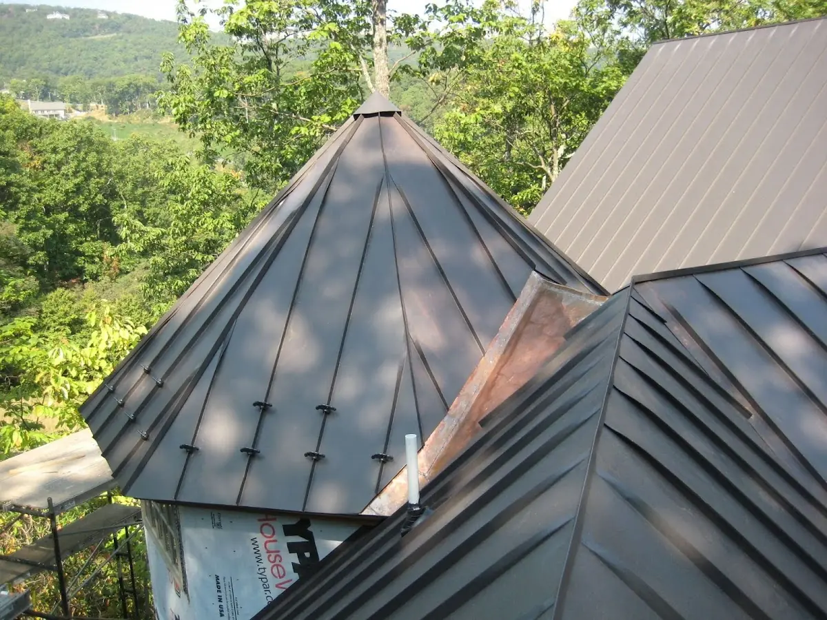 Professional Gutter Cleaning by Craftsman Roofing in Tittabawassee